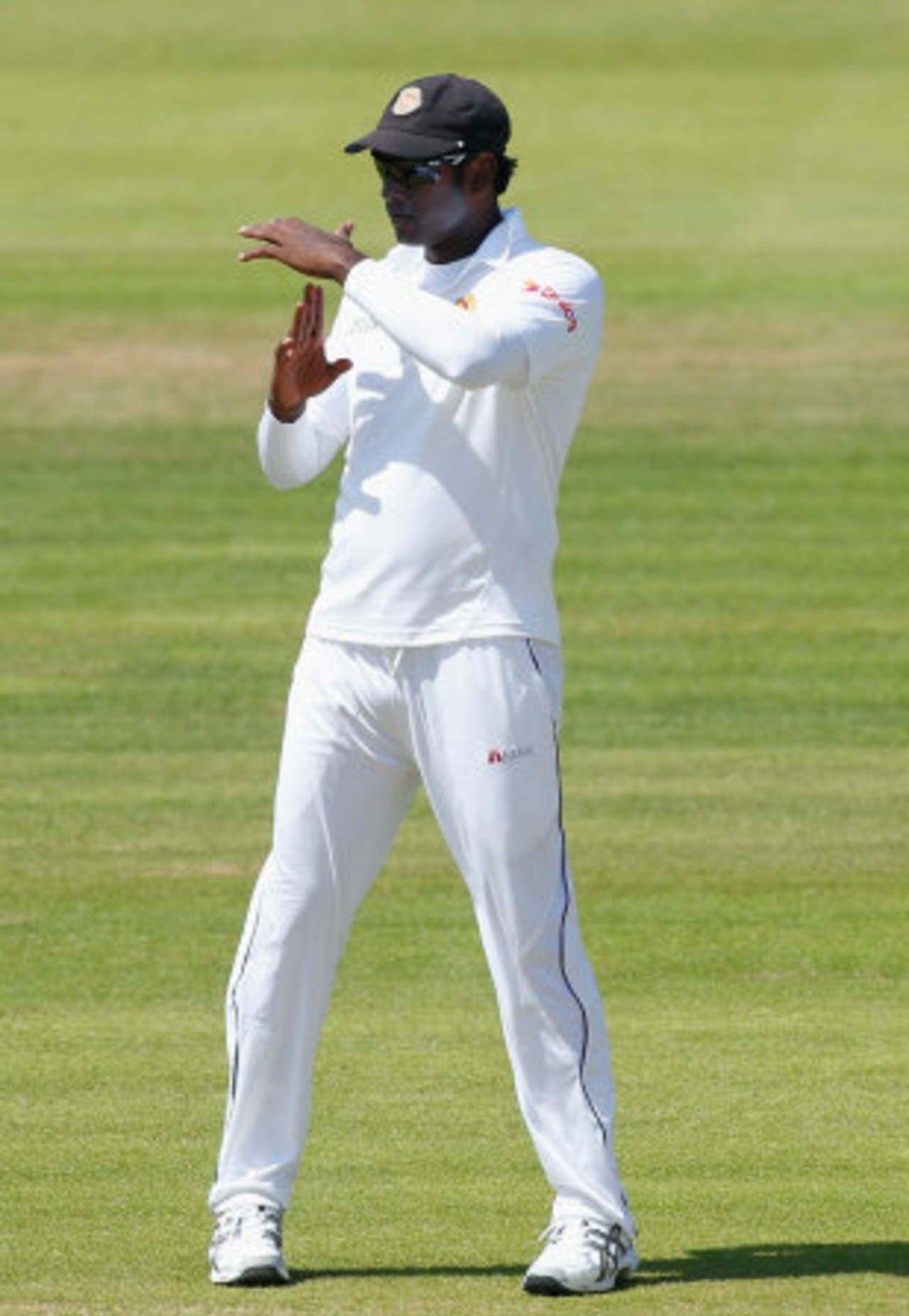 Angelo Mathews signals for a review, England v Sri Lanka, 1st Investec Test, Lord's, 1st day, June 12, 2014