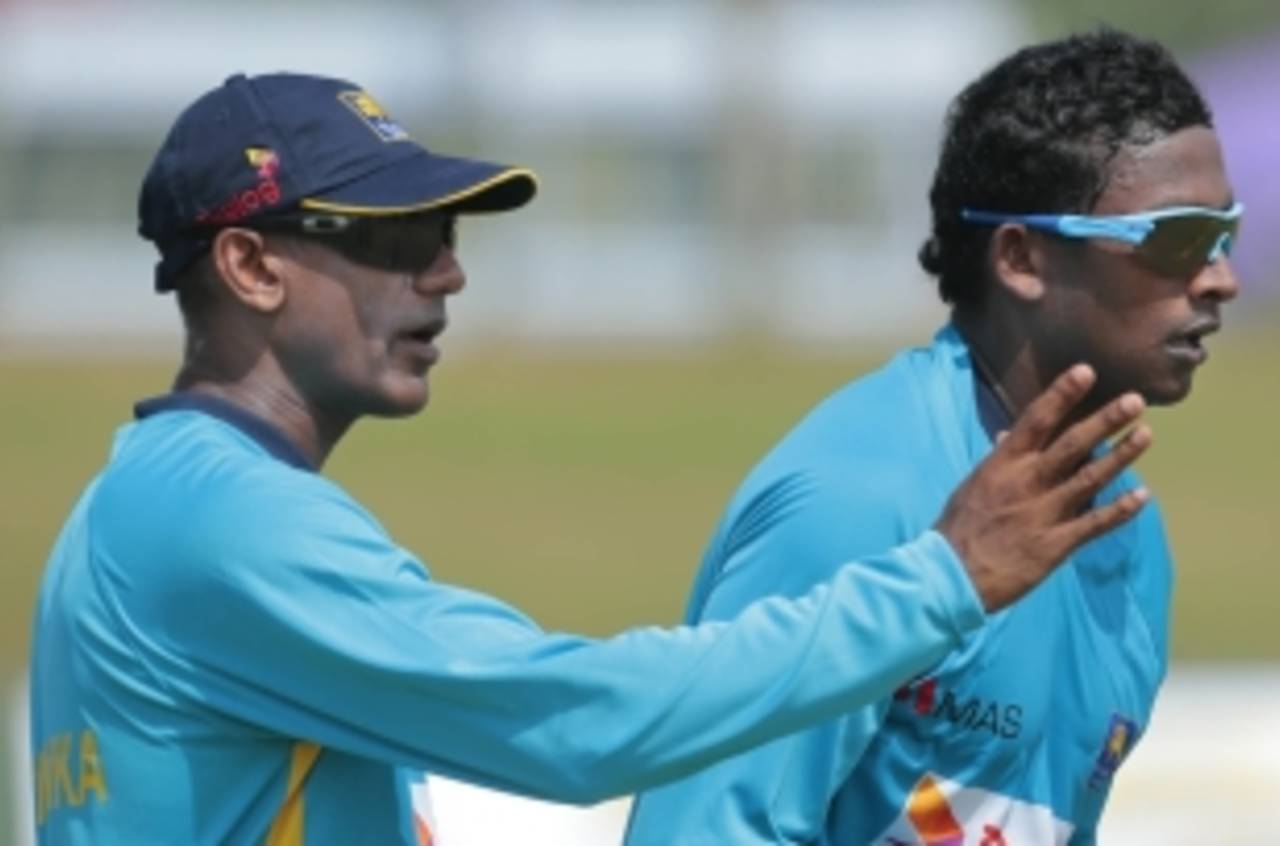 Ruwan Kalpage (left) is set to quit his role as Sri Lanka's assistant coach to take up a job as Bangladesh fielding coach&nbsp;&nbsp;&bull;&nbsp;&nbsp;Associated Press