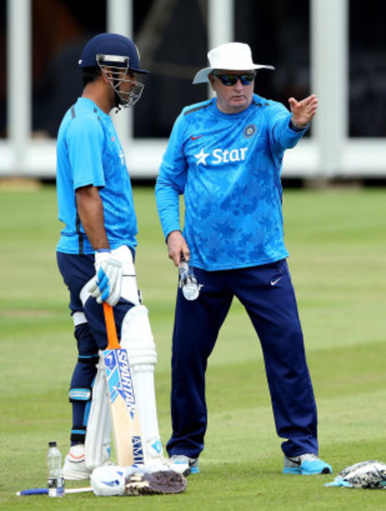 Duncan Fletcher issues instructions to MS Dhoni during training, Lord's, July 15, 2014