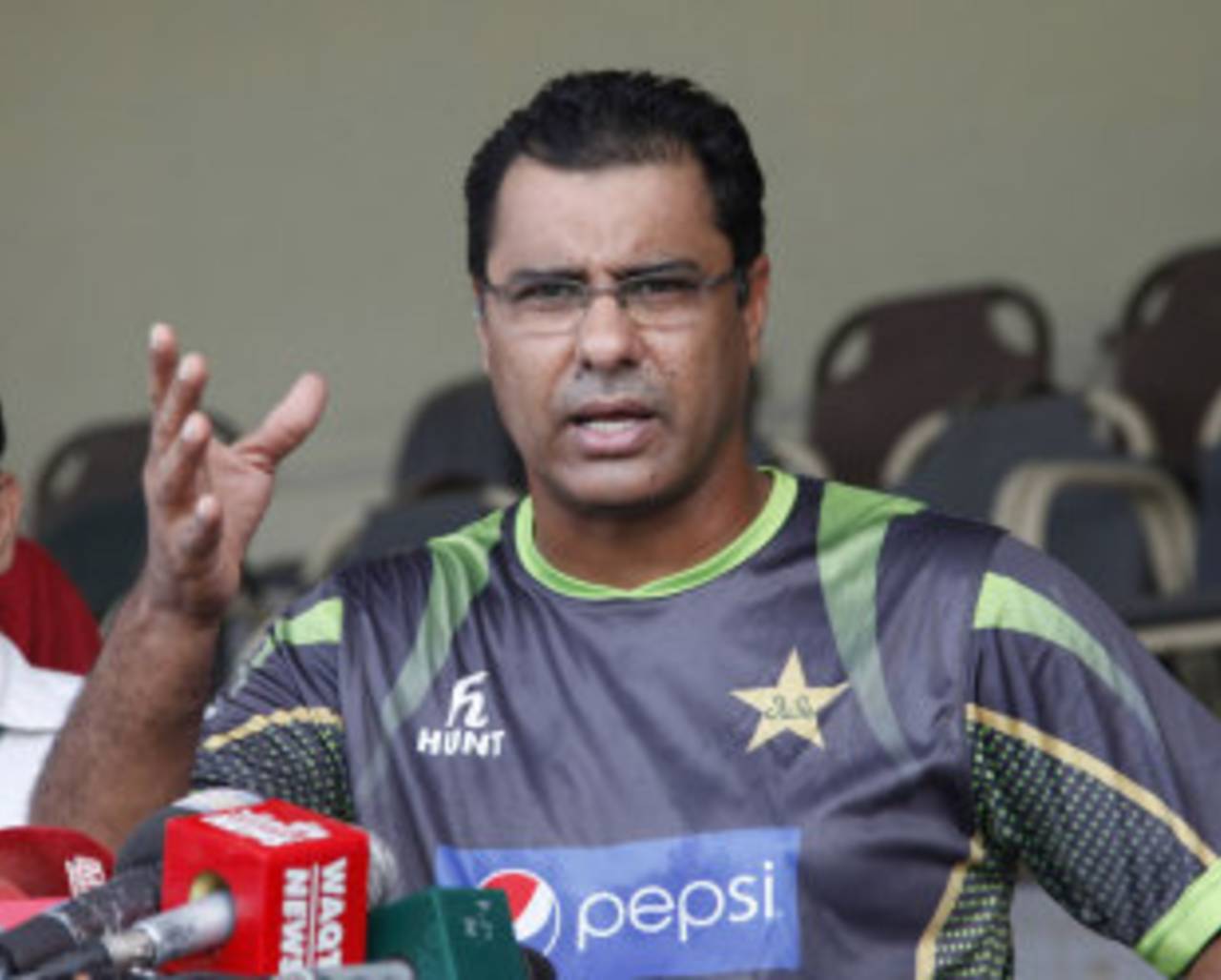 Waqar Younis talks to the press at Pakistan's training camp, Lahore, July 21, 2014