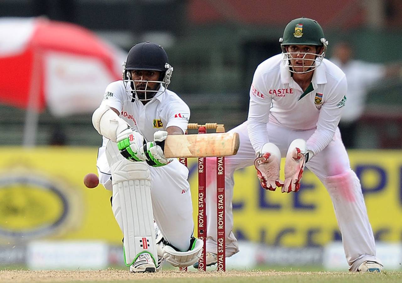 Niroshan Dickwella sweeps, Sri Lanka v South Africa, 2nd Test, Colombo, 1st day, July 24, 2014