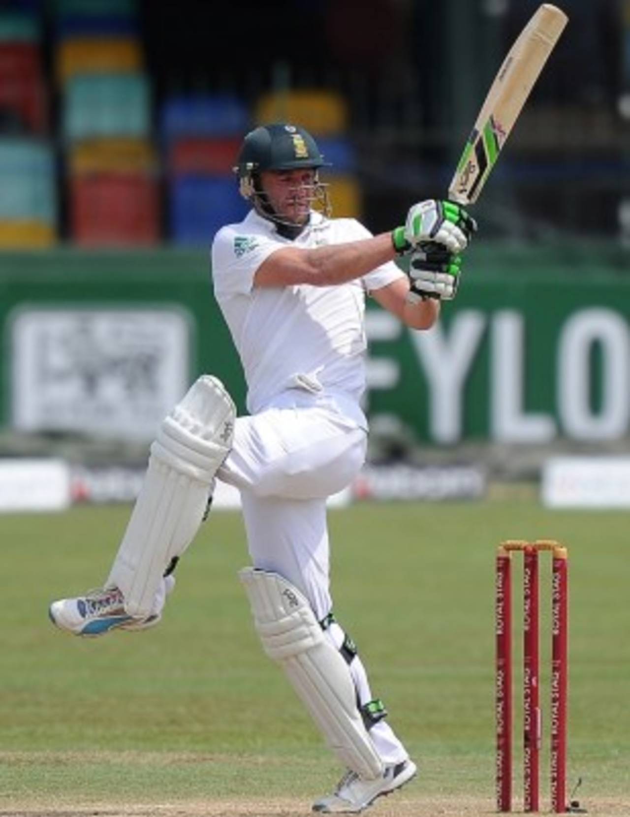 AB de Villiers has not ruled out going for the target if South Africa have wickets in hand at tea on the final day&nbsp;&nbsp;&bull;&nbsp;&nbsp;AFP