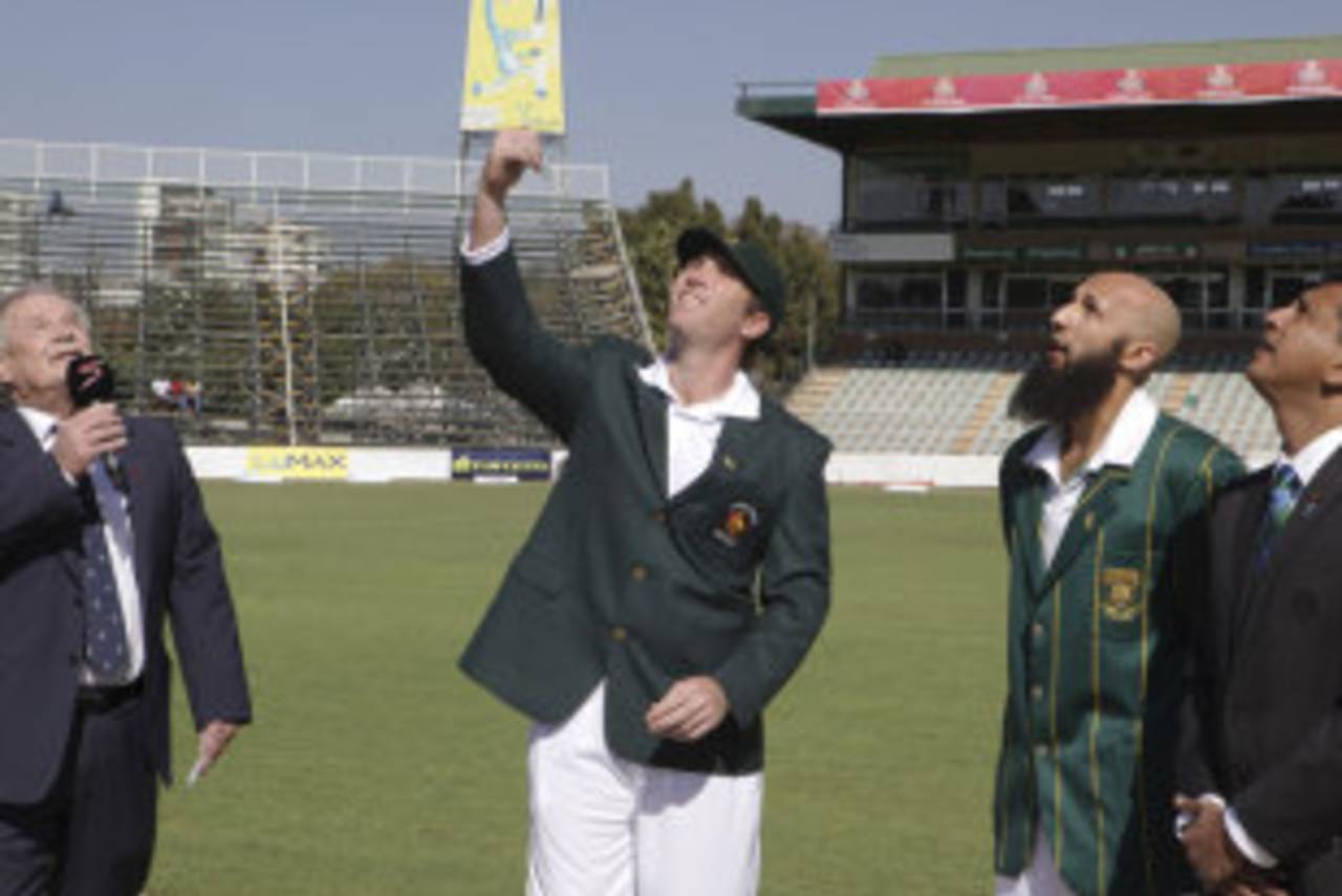 Brendan Taylor and Hashim Amla at the toss, Zimbabwe v South Africa, only Test, Harare, 1st day, August 9, 2014