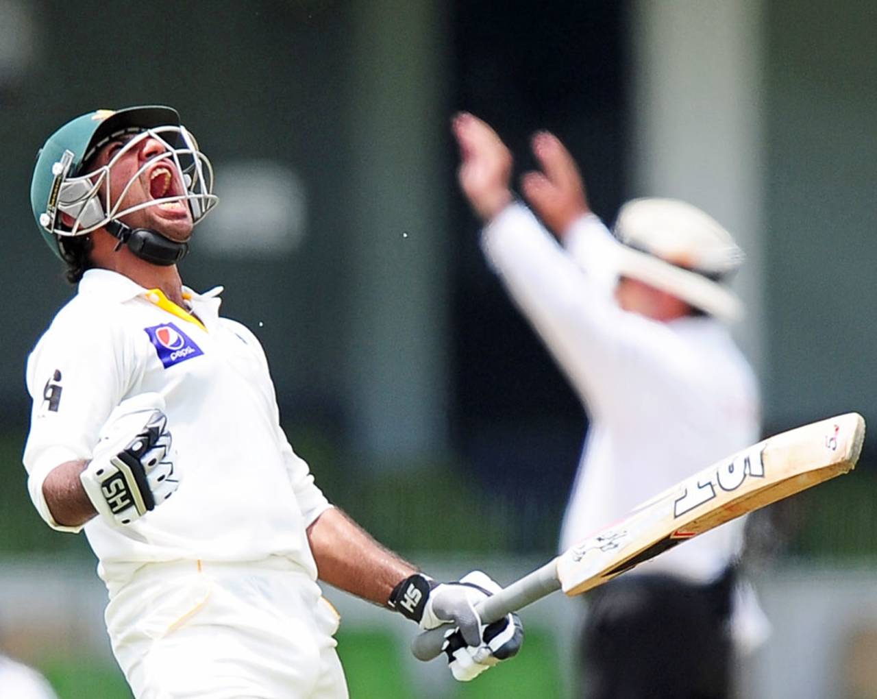 Sarfraz Ahmed exults after scoring his maiden Test hundred, Sri Lanka v Pakistan, 2nd Test, Colombo, 3rd day, August 16, 2014