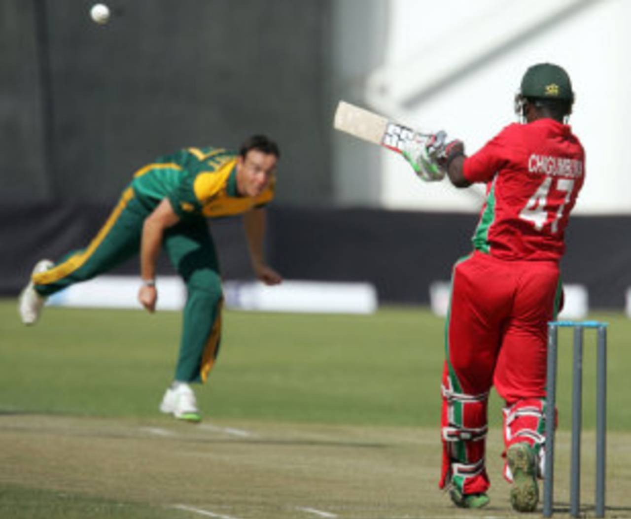 Elton Chigumbura attacks, Zimbabwe v South Africa, 3rd ODI, Bulawayo, August 21, 2014