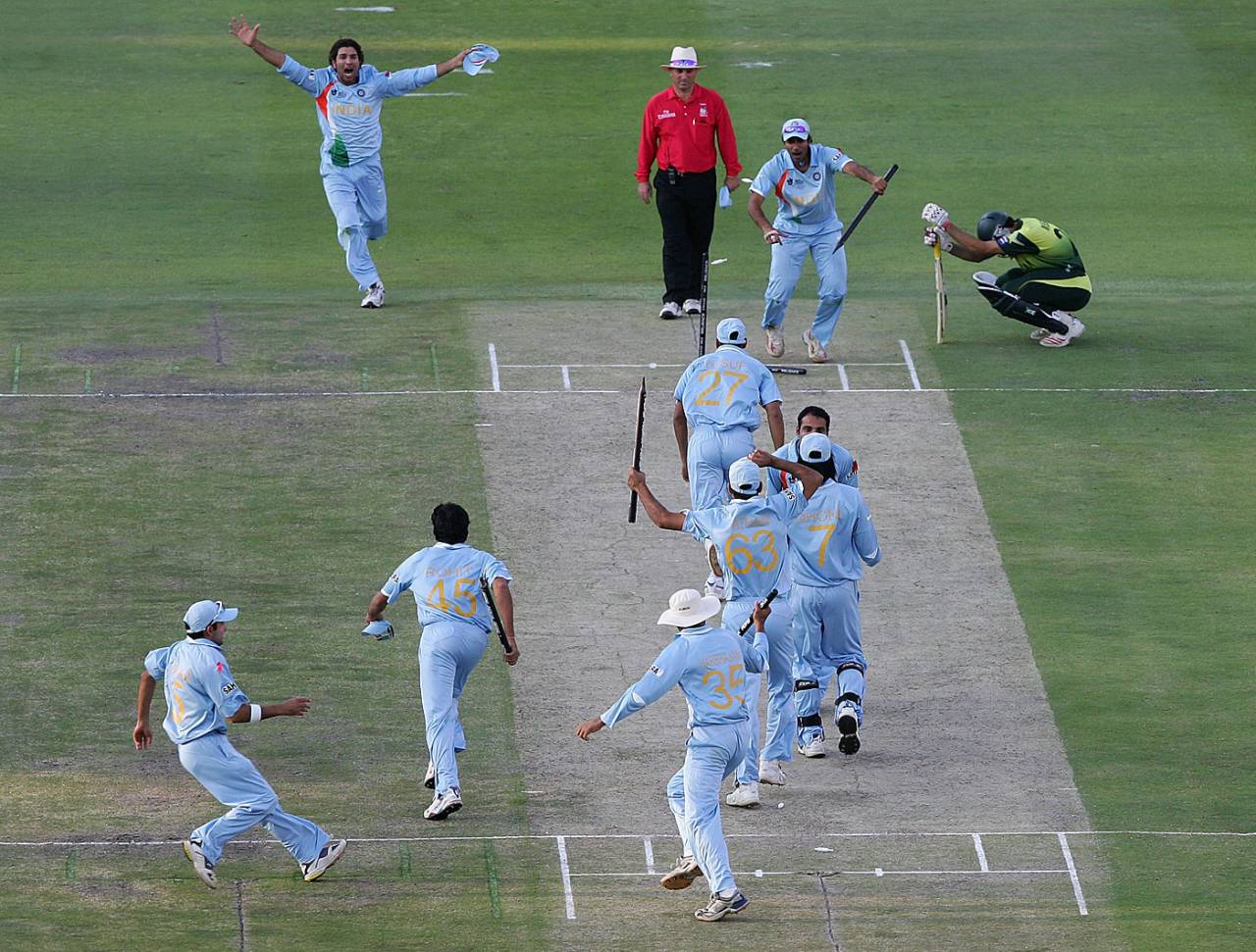 The winning moment - Misbah-ul-Haq rues his luck as the Indians celebrate, India v Pakistan, ICC World Twenty20 final, Johannesburg, September 24, 2007