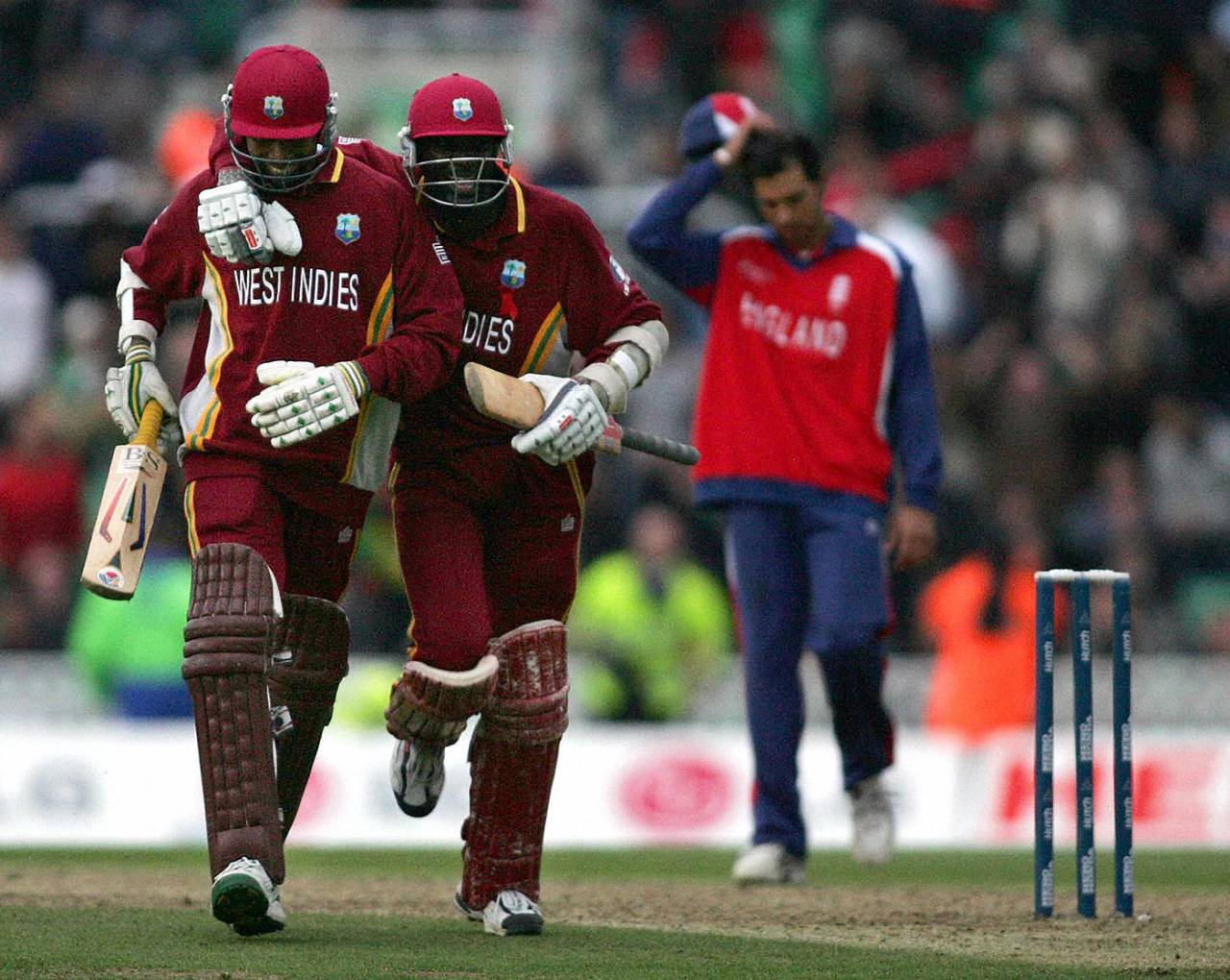 Courtney Browne and Ian Bradshaw pulled off the most unlikely win for West Indies at The Oval in 2004&nbsp;&nbsp;&bull;&nbsp;&nbsp;AFP / Getty Images