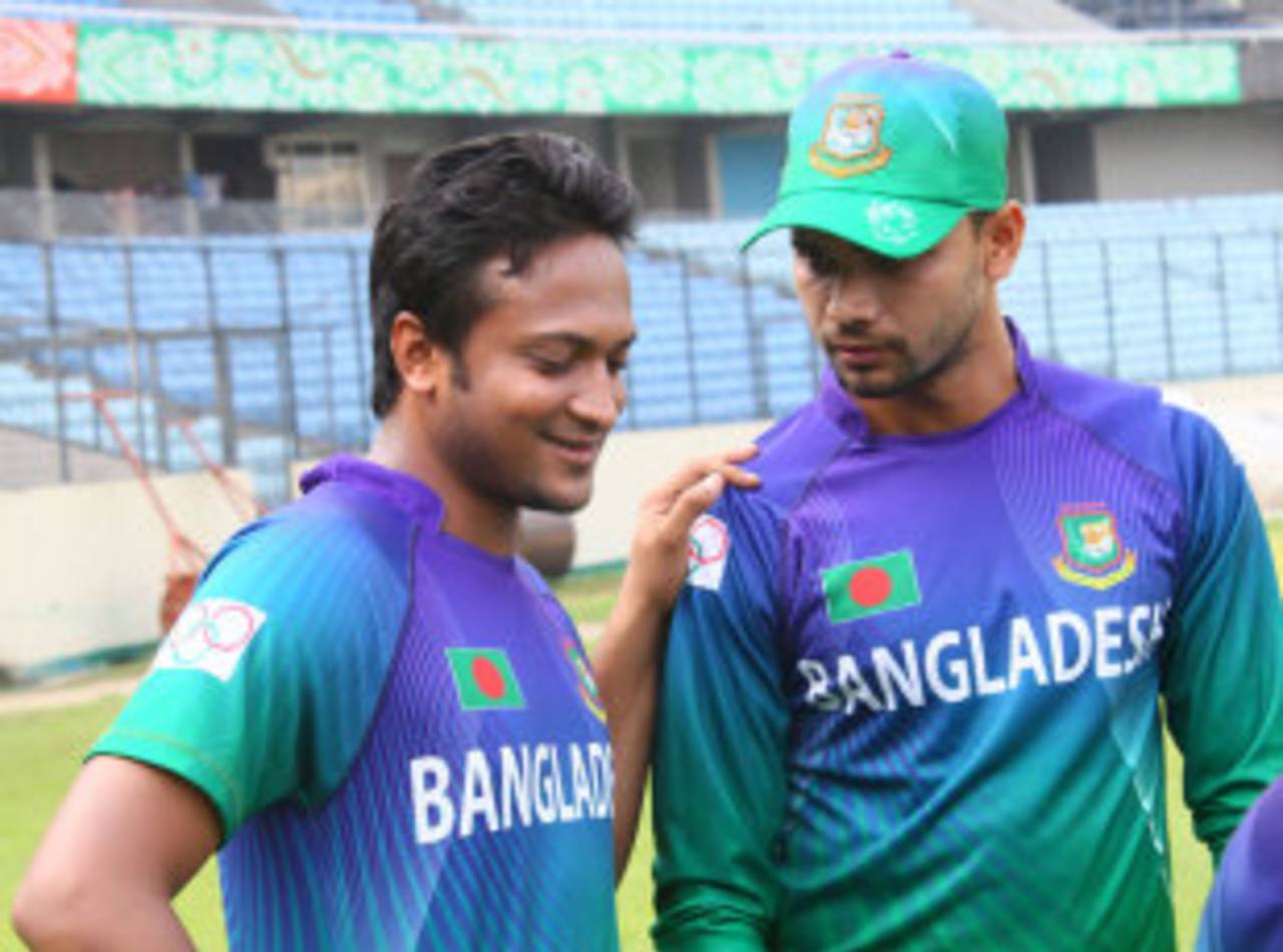 Mashrafe Mortaza expects dew and thinks his spinners might be hampered by it&nbsp;&nbsp;&bull;&nbsp;&nbsp;BCB