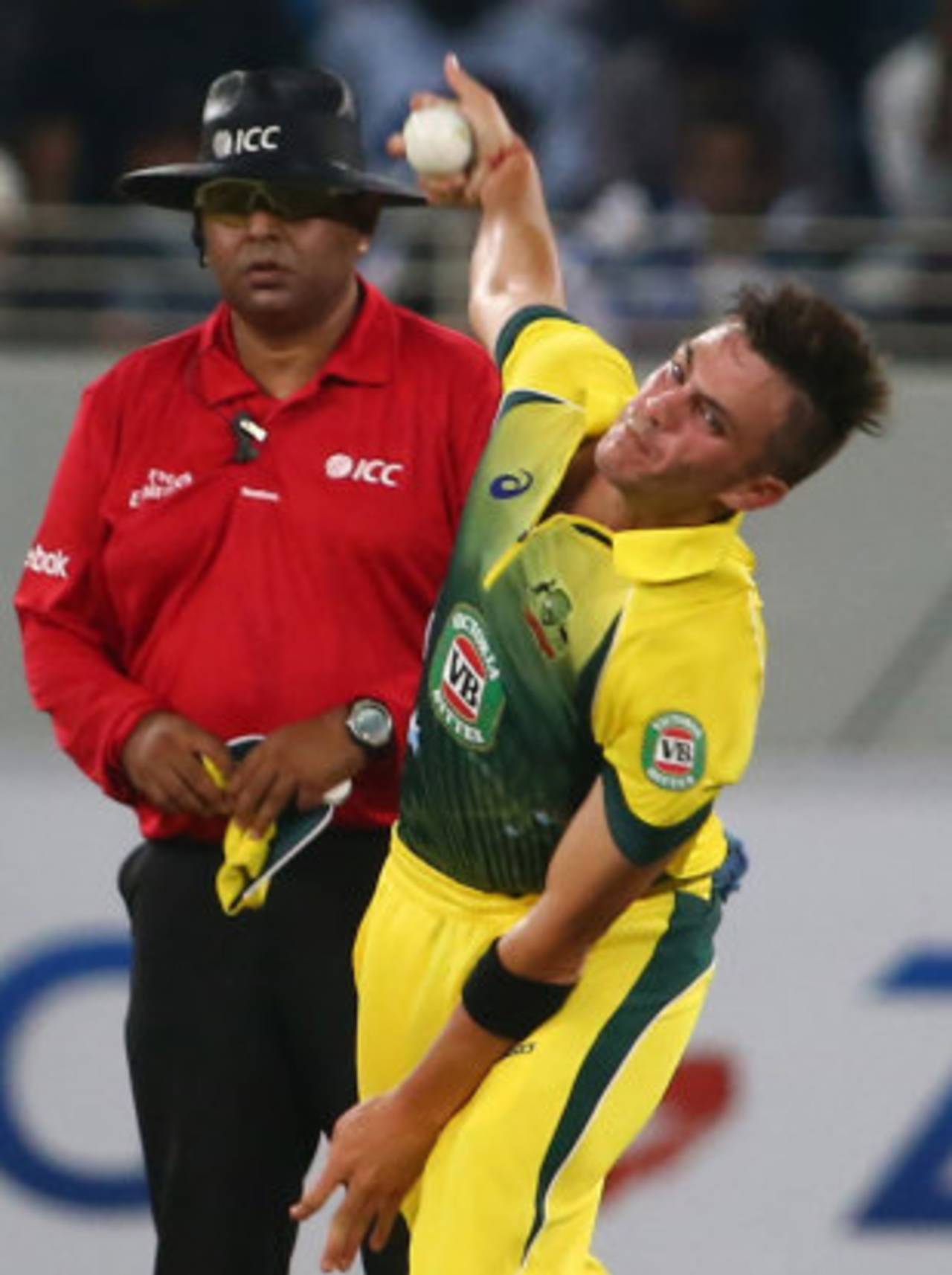 Australia's spinners took the first four Pakistan wickets in the Dubai T20&nbsp;&nbsp;&bull;&nbsp;&nbsp;AFP