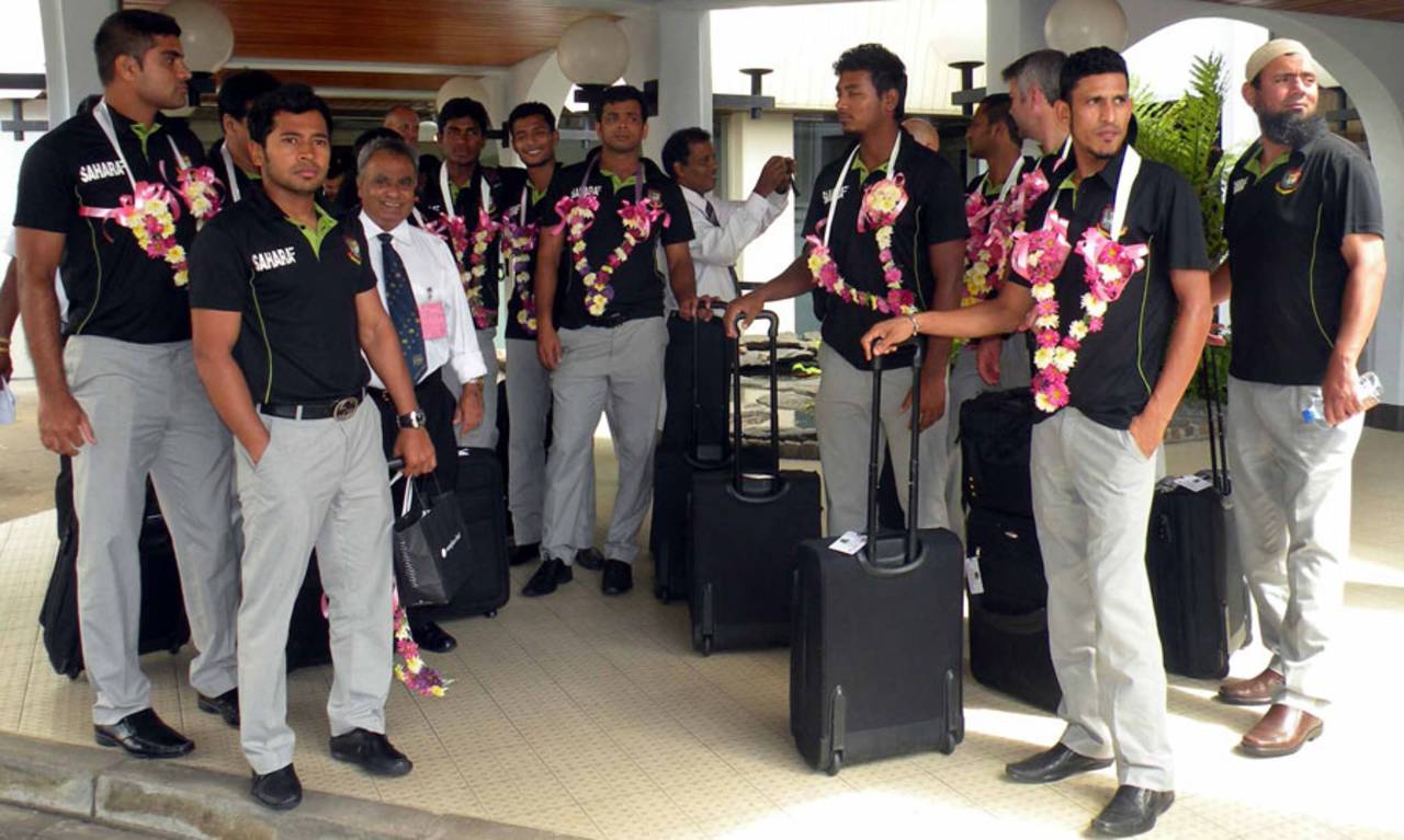 The Bangladesh team arrives in Colombo, September 12, 2012
