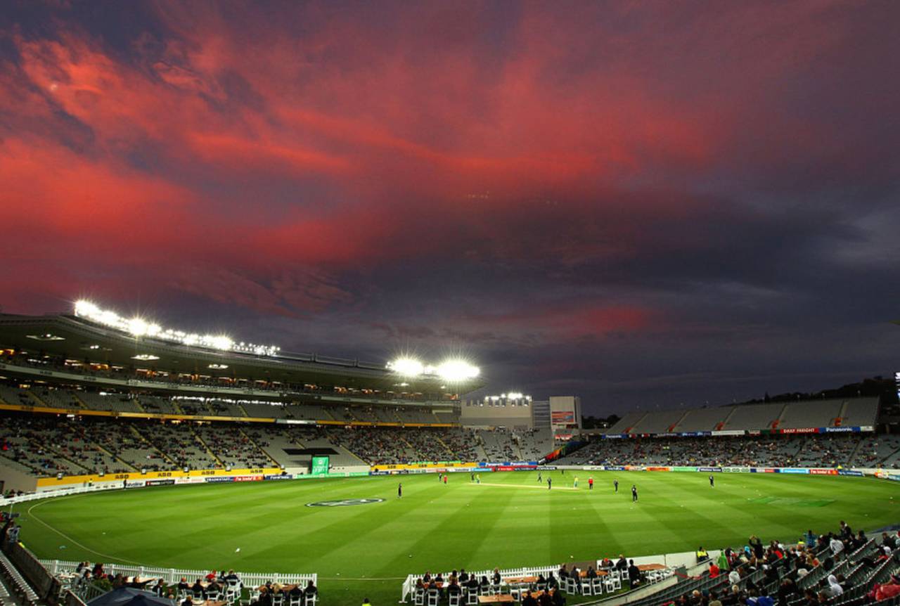 Dusk settles over Eden Park as South Africa chase, New Zealand v South Africa, 3rd ODI, Auckland, March 3, 2012