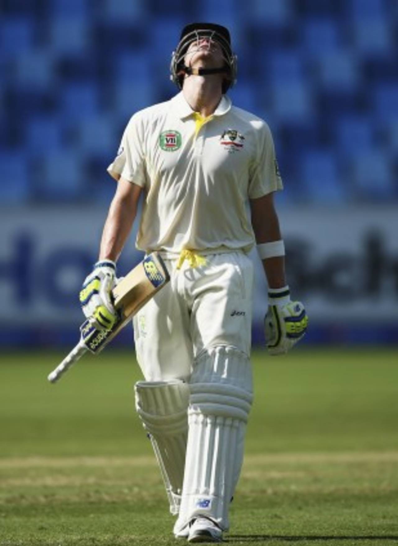 Steven Smith was dejected after his dismissal, Pakistan v Australia, 1st Test, Dubai, 5th day, October 26, 2014