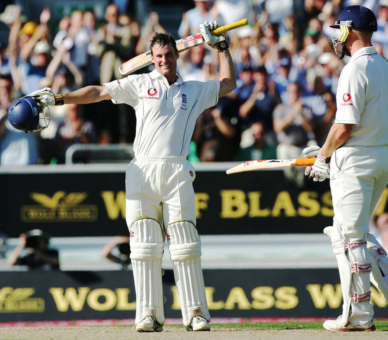 Andrew Strauss celebrates his hundred, England v Australia, 5th Test, The Oval, September 8, 2005