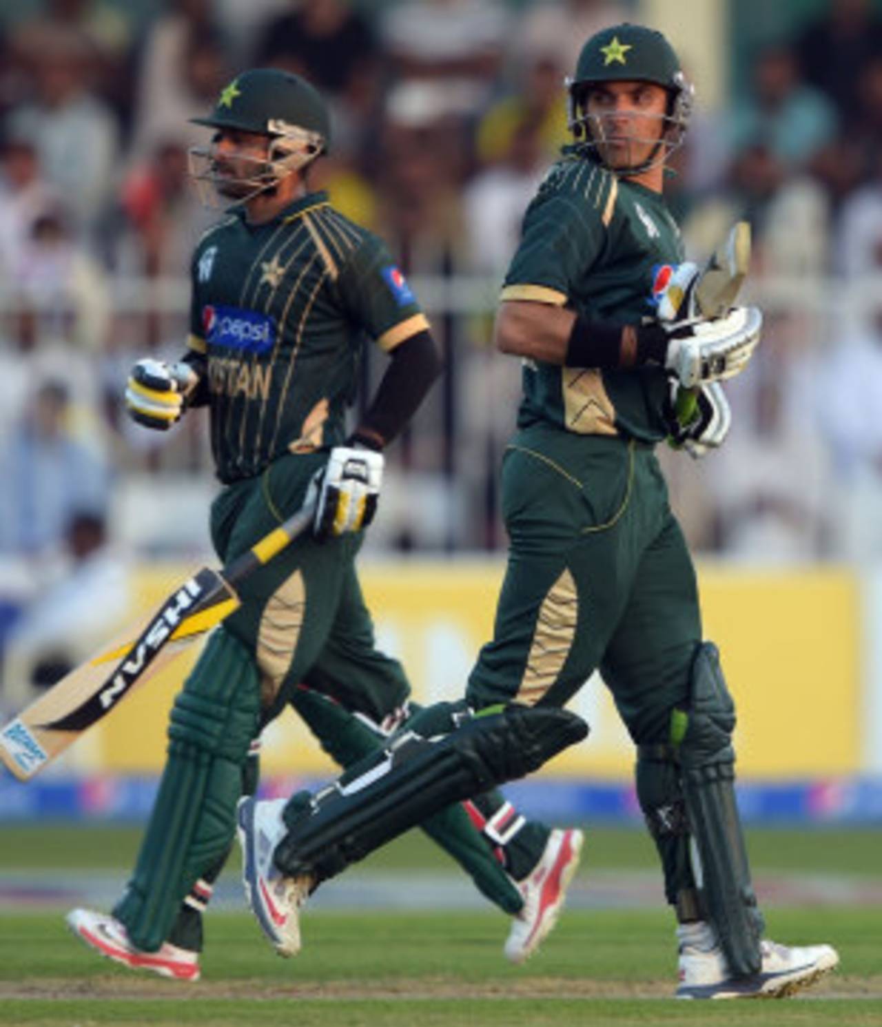 Mohammad Hafeez and Misbah-ul-Haq had a few uncertain moments while running between the wickets&nbsp;&nbsp;&bull;&nbsp;&nbsp;AFP