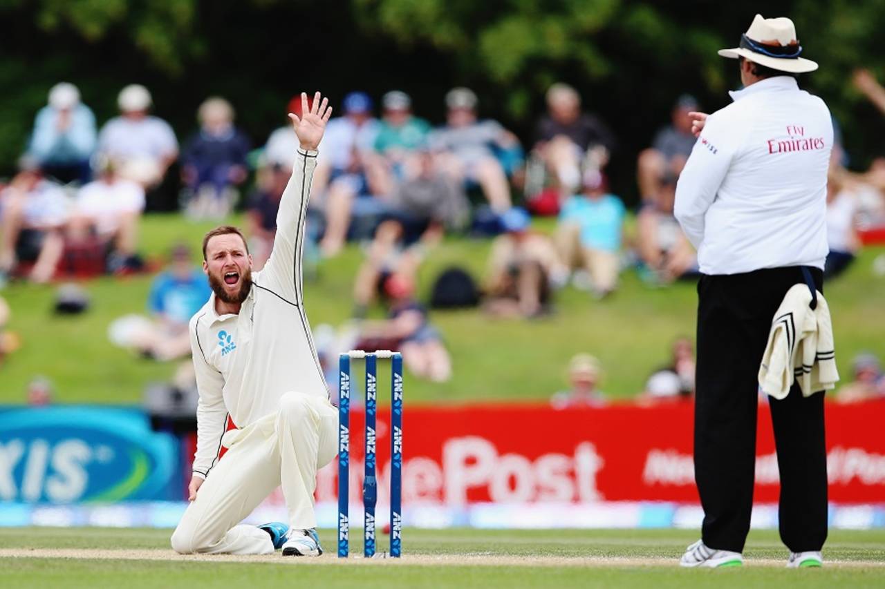 'It's more of a holding role and try to tie and end up for the big boys running down the other end' - Mark Craig on his role in the New Zealand bowling attack&nbsp;&nbsp;&bull;&nbsp;&nbsp;Getty Images