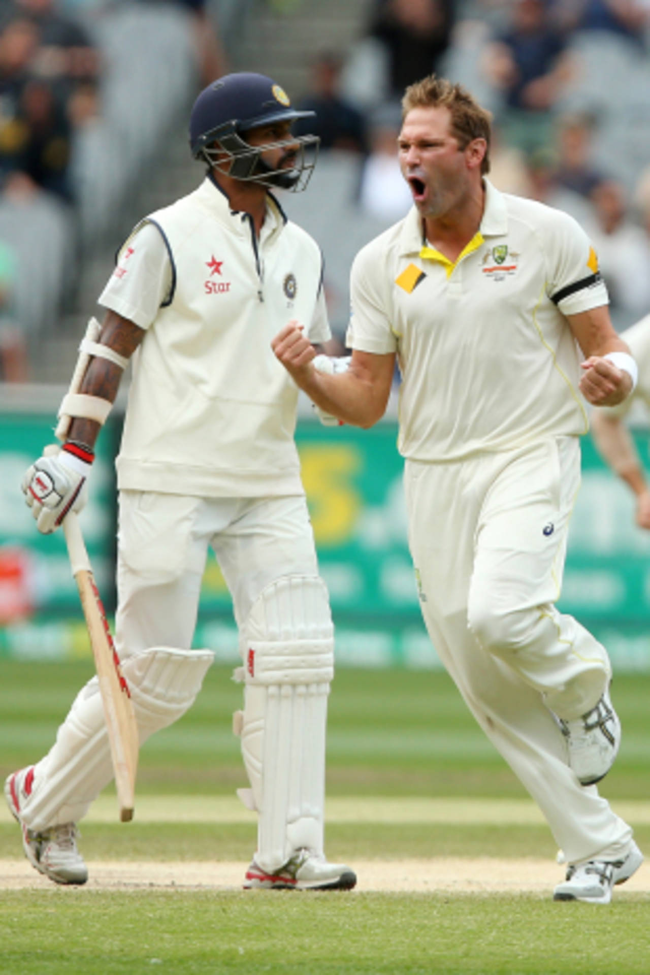 Ryan Harris is pumped up after dismissing Shikhar Dhawan for a duck , Australia v India, 3rd Test, Melbourne, 5th day, December 30, 2014