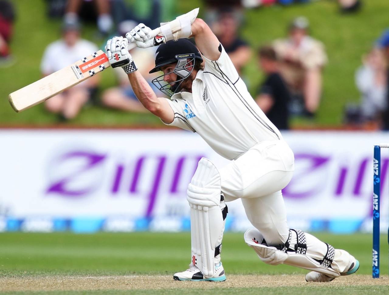 Kane Williamson drove New Zealand's lead past 100, New Zealand v Sri Lanka, 2nd Test, Wellington, 3rd day, January 5, 2015