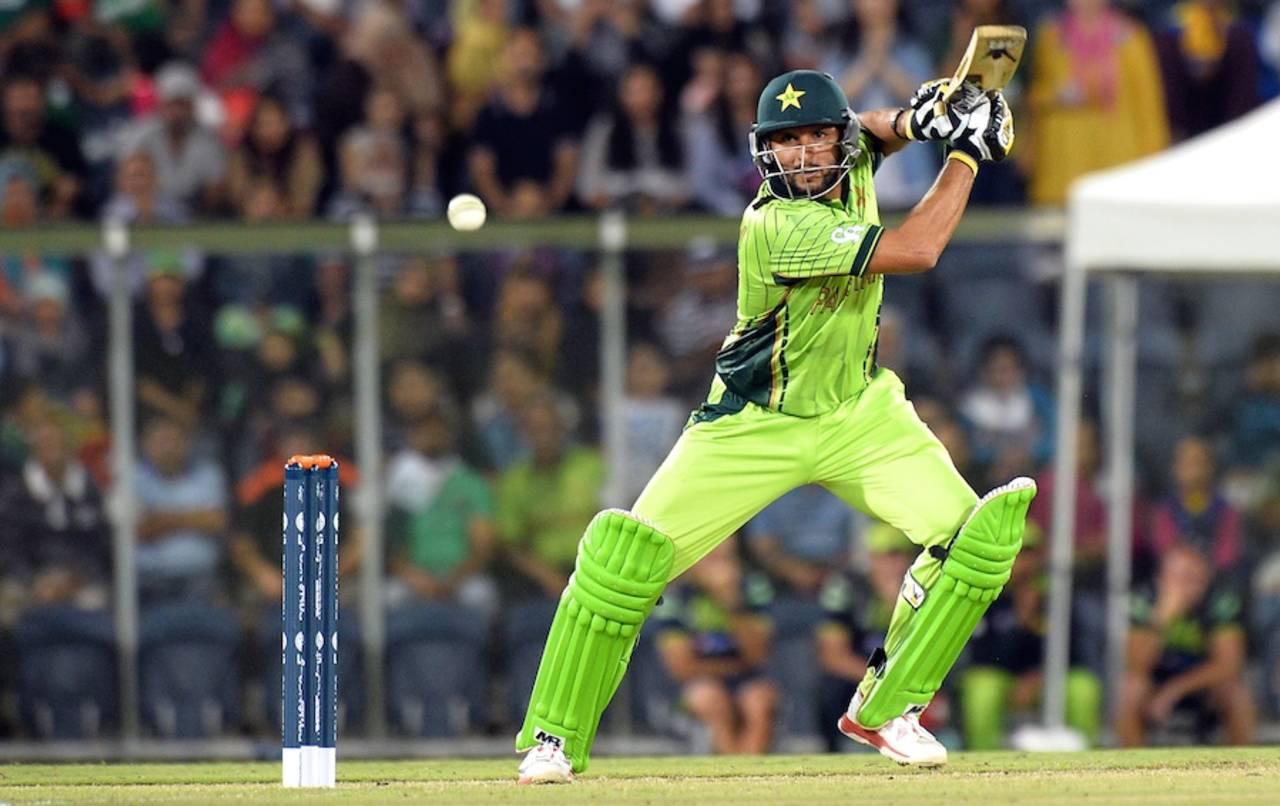 Shahid Afridi struck three fours in his 24, Bangladesh v Pakistan, World Cup warm-ups, Sydney, February 9, 2015