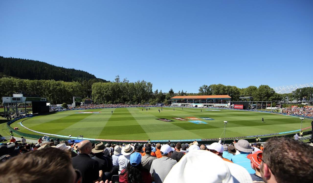 New Zealand had strong support from their fans at the University Oval, New Zealand v Scotland, World Cup 2015, Group A, Dunedin, February 17, 2015