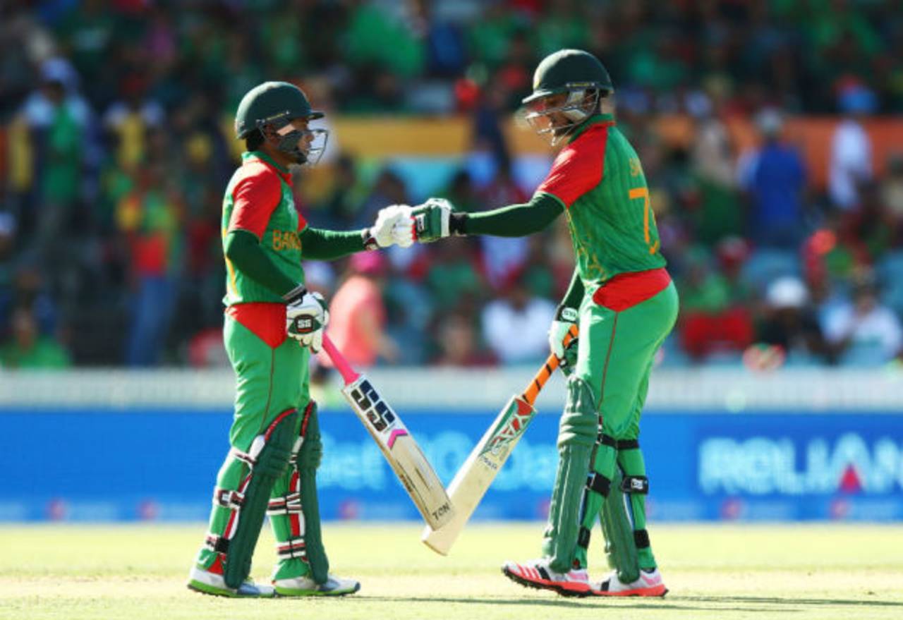 Mushfiqur Rahim and Shakib ul Hasan's 114-run stand helped Bangladesh score 267&nbsp;&nbsp;&bull;&nbsp;&nbsp;Getty Images