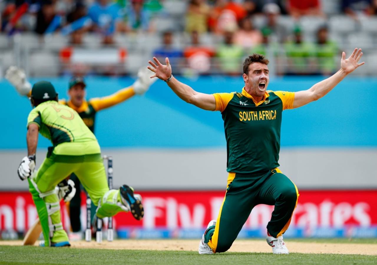 Kyle Abbott in World Cup action against Pakistan in Auckland&nbsp;&nbsp;&bull;&nbsp;&nbsp;Getty Images
