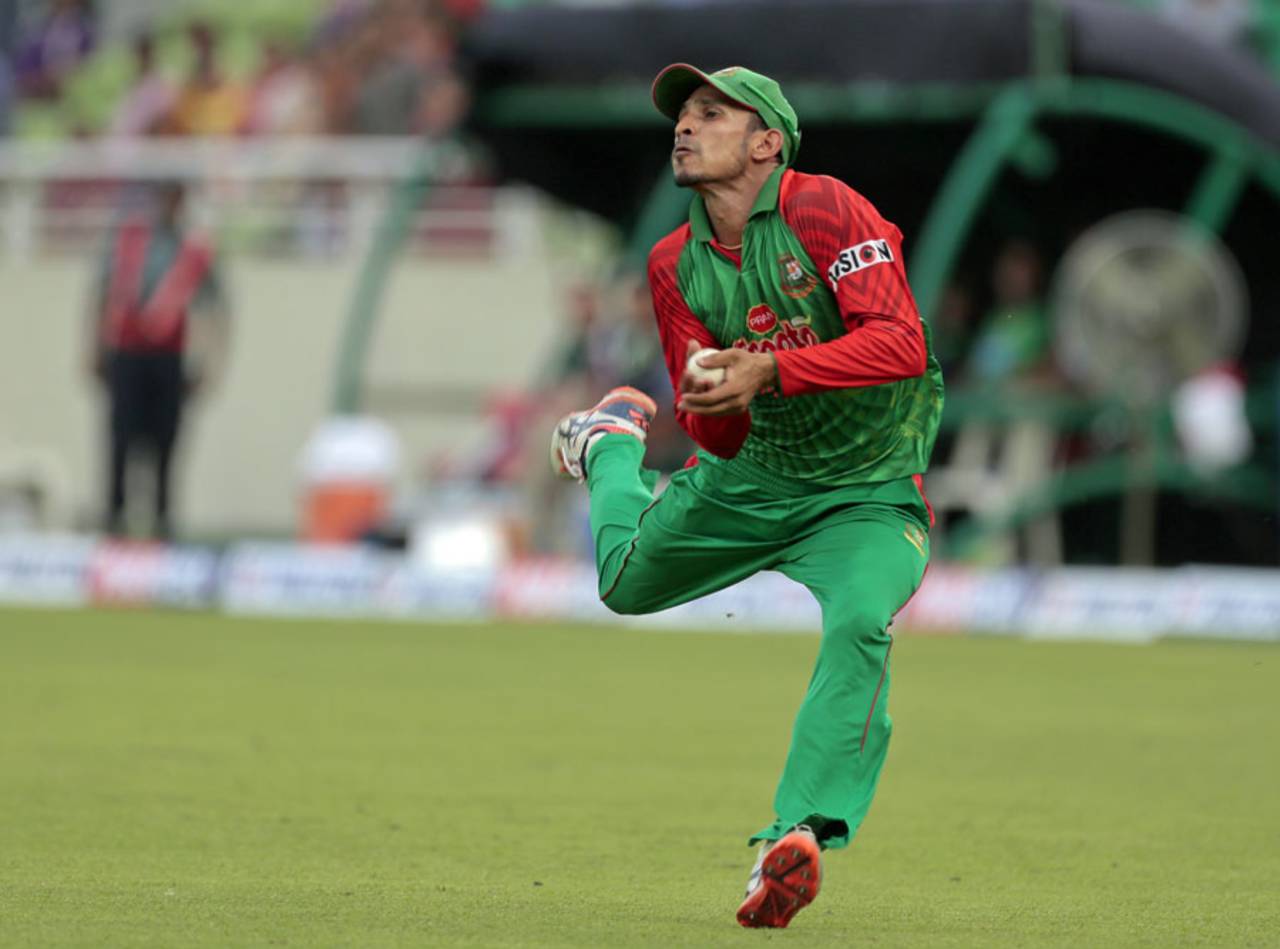 Nasir Hossain took a sharp catch in the outfield to dismiss Fawad Alam, Bangladesh v Pakistan, 3rd ODI, Mirpur, April 22, 2015
