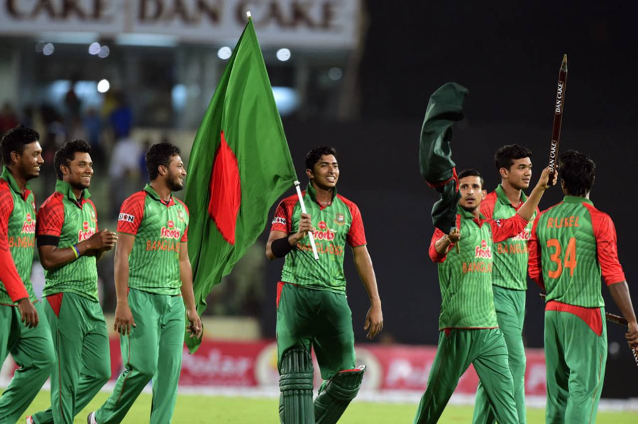 The Bangladesh team celebrate their 3-0 series win over Pakistan, Bangladesh v Pakistan, 3rd ODI, Mirpur, April 22, 2015
