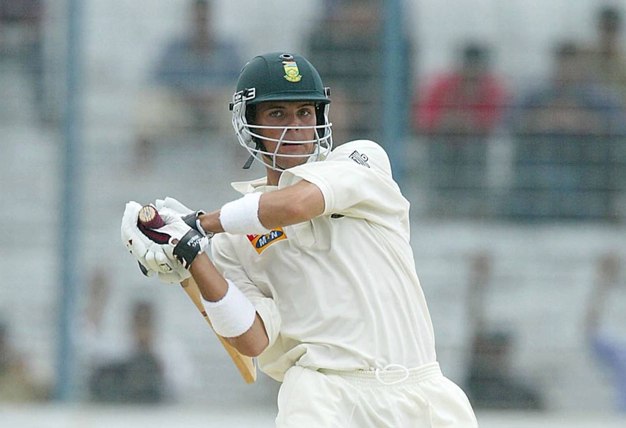 Jacques Rudolph pulls during his 222, Bangladesh v South Africa, 1st Test, Chittagong, 3rd day, April 26, 2003