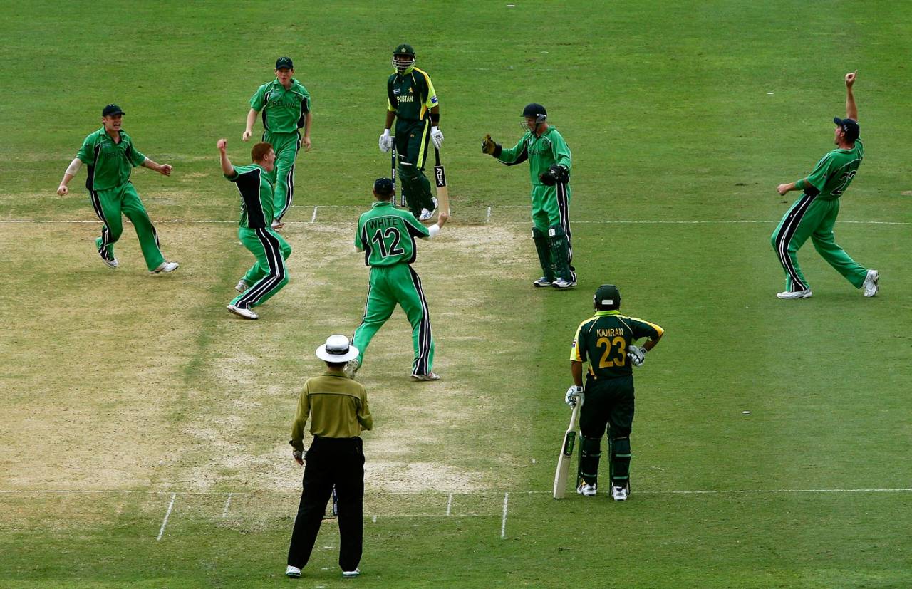 Kevin O'Brien celebrates with his team-mates after taking the wicket of Shoaib Malik, Ireland v Pakistan, Group D, Jamaica, March 17, 2007