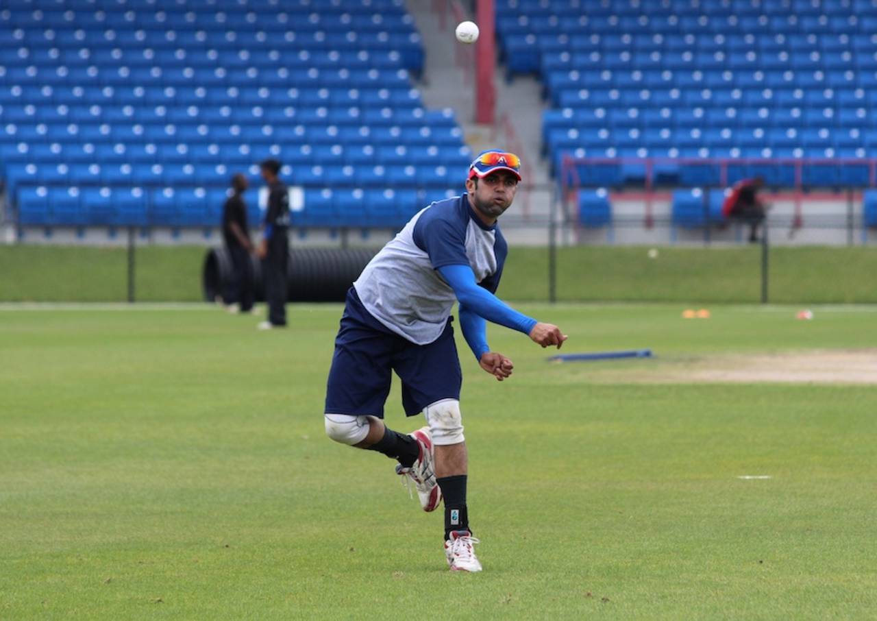 Japen Patel throws at a practice session, ICC Americas Division One T20, Lauderhill, March 19, 2013
