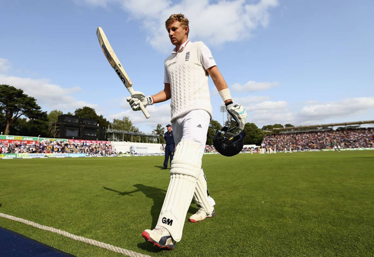 Joe Root leaves the field to a standing ovation after his outstanding 134, England v Australia, 1st Investec Ashes Test, Cardiff, 1st day, July 8, 2015