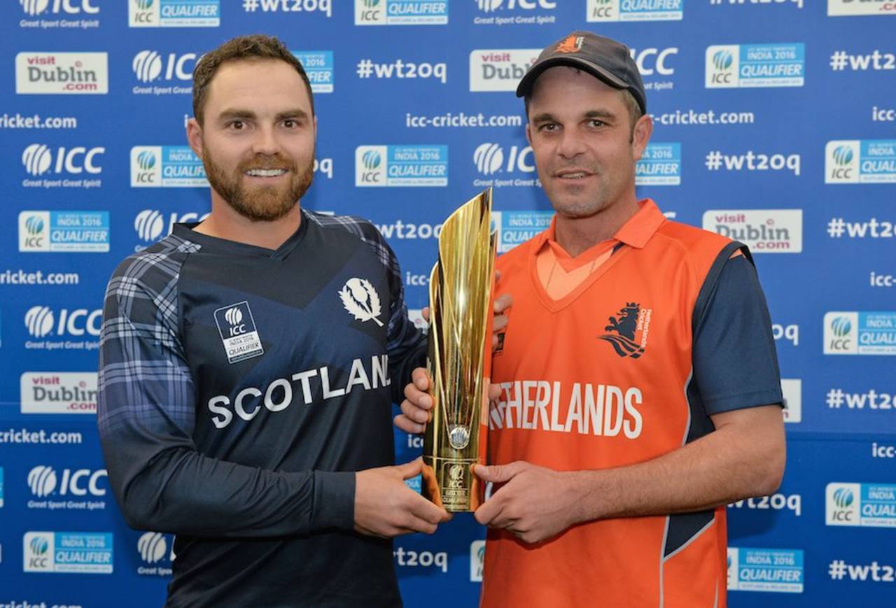 Preston Mommsen and Peter Borren with the trophy, Netherlands v Scotland, World T20 Qualifier final, Malahide, July 26, 2015