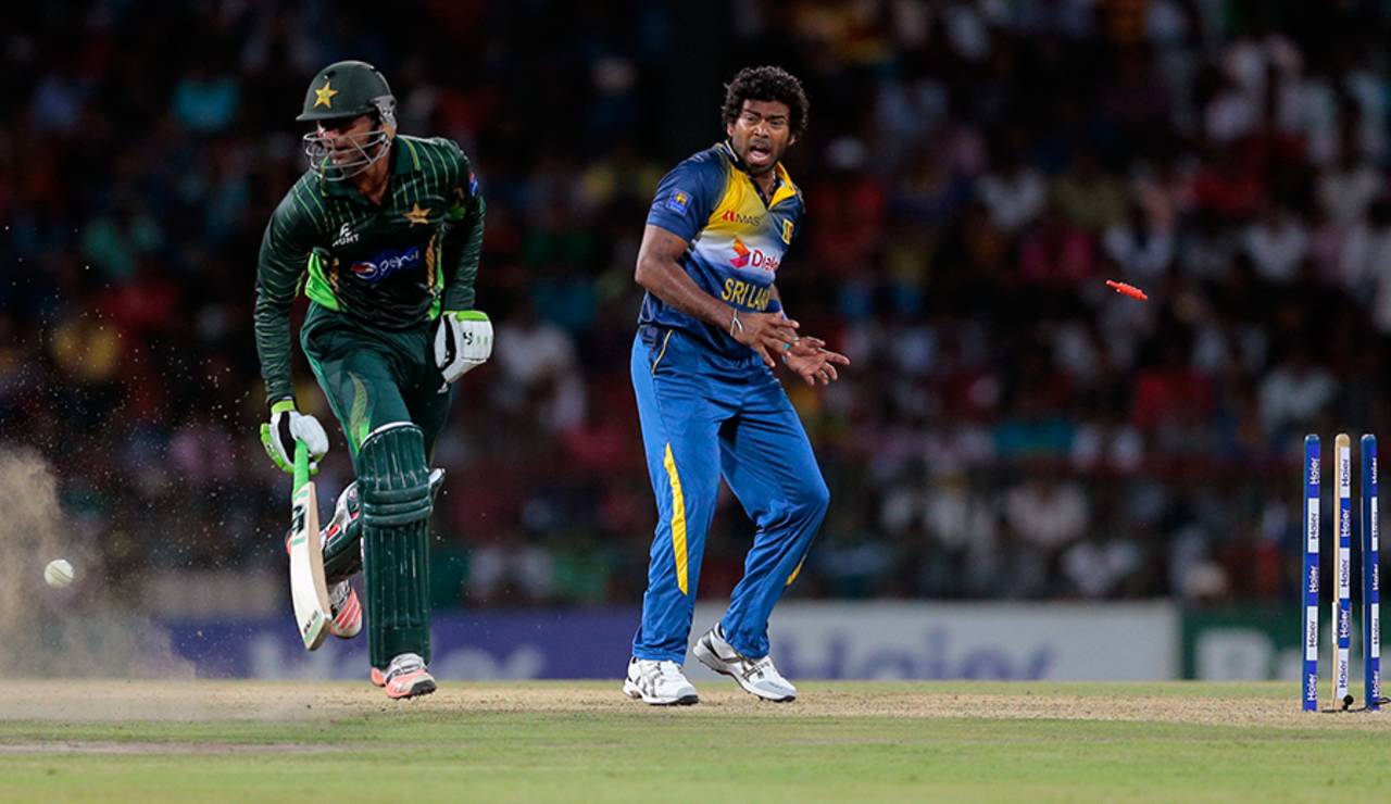 Shoaib Malik makes it back to his crease in time to avoid a run-out, Sri Lanka v Pakistan, 1st T20I, Colombo, July 30, 2015
