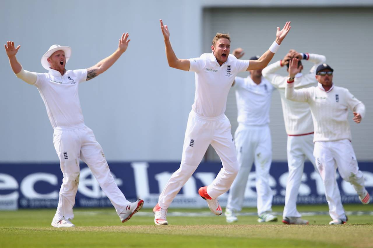 Stuart Broad got Peter Nevill to glove one behind but the umpire didn't think so, England v Australia, 3rd Test, Edgbaston, 3rd day, July 31, 2015