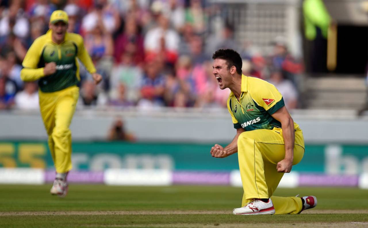 Mitchell Marsh ripped out the middle order with 4 for 27, England v Australia, 5th ODI, Old Trafford, September 13, 2015