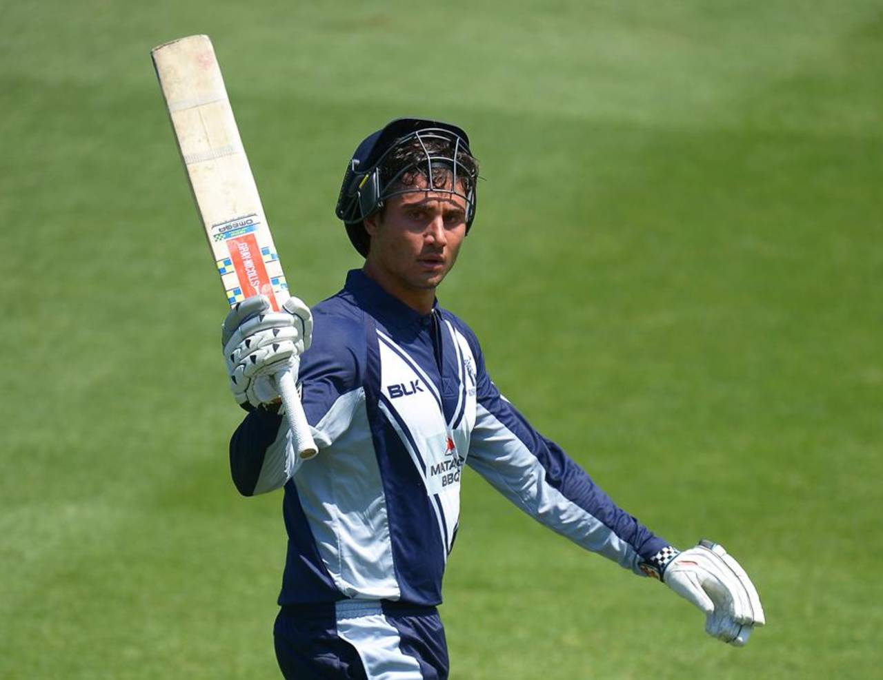 Marcus Stoinis celebrates his century, Tasmania v Victoria, Matador Cup, Sydney, October 20, 2015