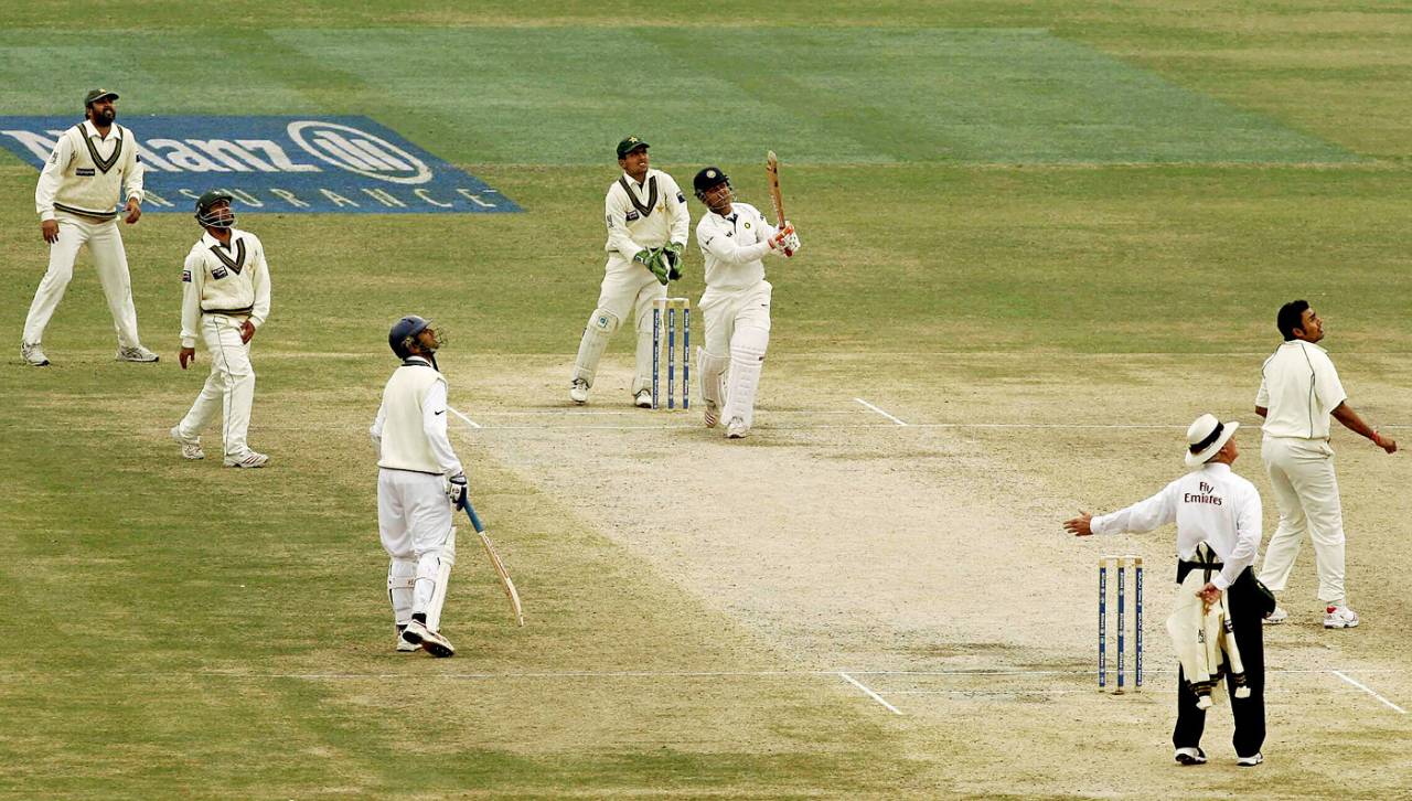Virender Sehwag hits Danish Kaneria for a boundary, India in Pakistan, 1st Test, Lahore, 4th day, January 16, 2006