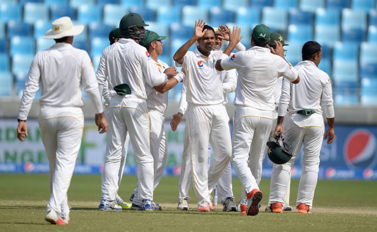 Zulfiqar Babar picked up the first wicket of the morning, Pakistan v England, 2nd Test, Dubai, 5th day, October 26, 2015