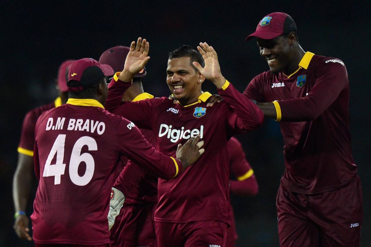 Sunil Narine celebrates with his team-mates after dismissing Shehan Jayasuriya, Sri Lanka v West Indies, 1st ODI, Colombo, November 1, 2015