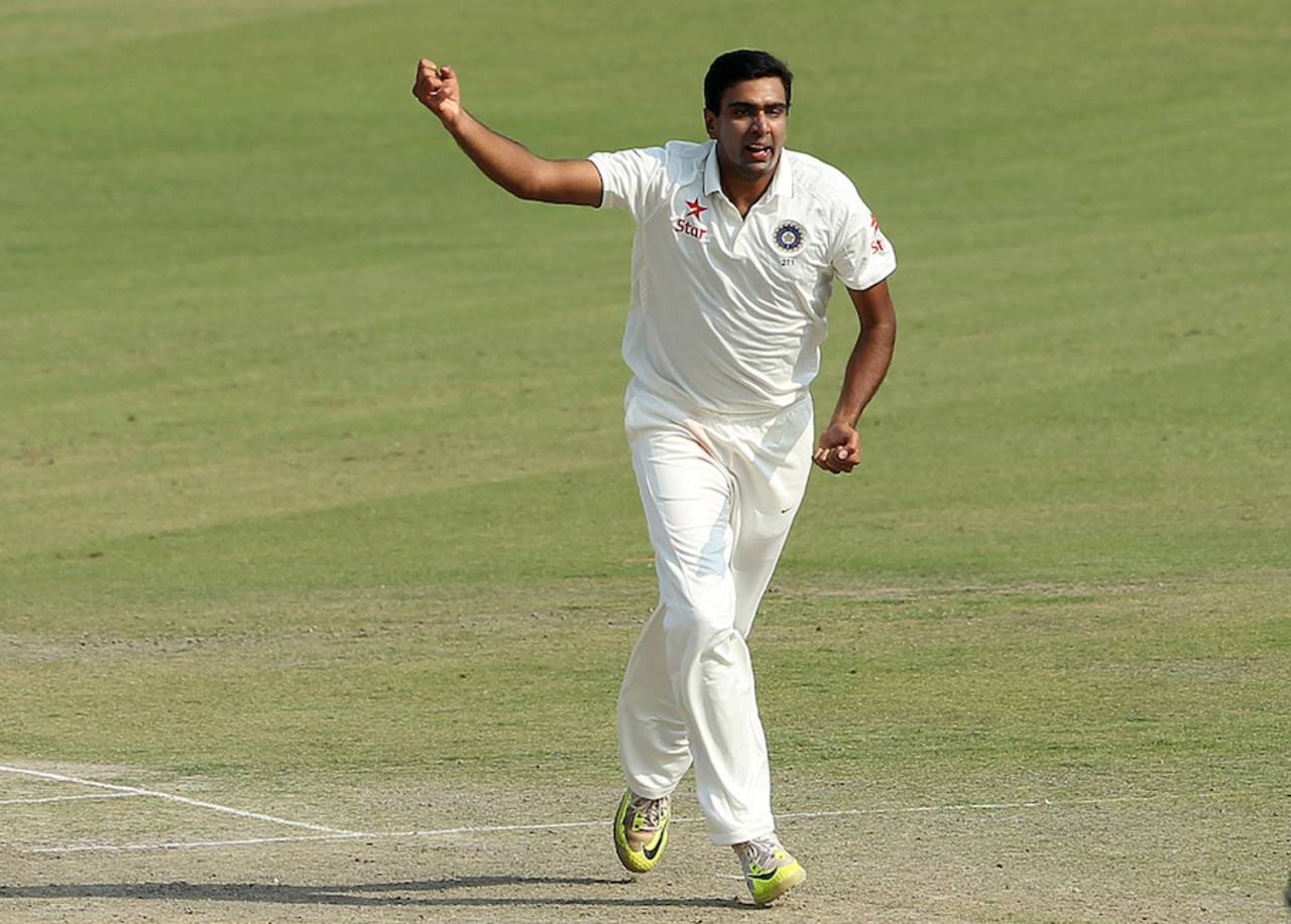 R Ashwin picked up three wickets in the first session of day two, India v South Africa, 1st Test, Mohali, 2nd day, November 6, 2015