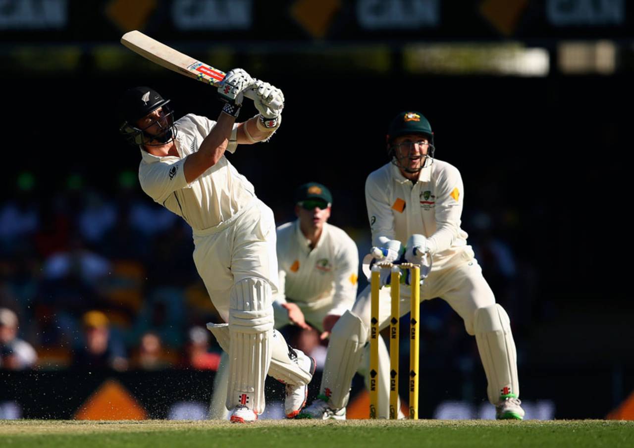 Kane Williamson began in attacking fashion, Australia v New Zealand, 1st Test, Brisbane, 2nd day, November 6, 2015