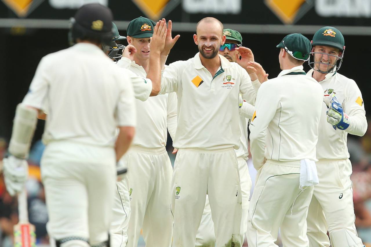 Nathan Lyon dismissed Kane Williamson at the stroke of tea, Australia v New Zealand, 1st Test, Brisbane, 4th day, November 8, 2015