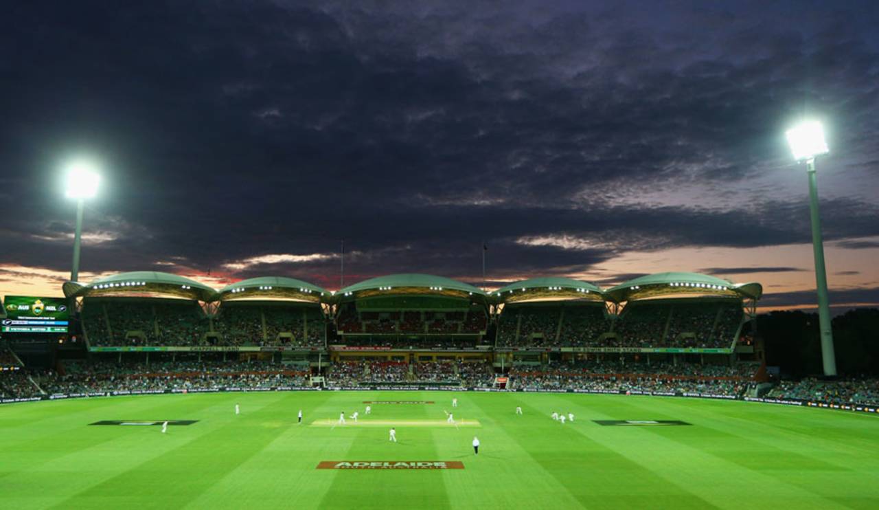 The Adelaide Oval witnessed another fascinating session under lights, Australia v New Zealand, 3rd Test, Adelaide, 2nd day, November 28, 2015