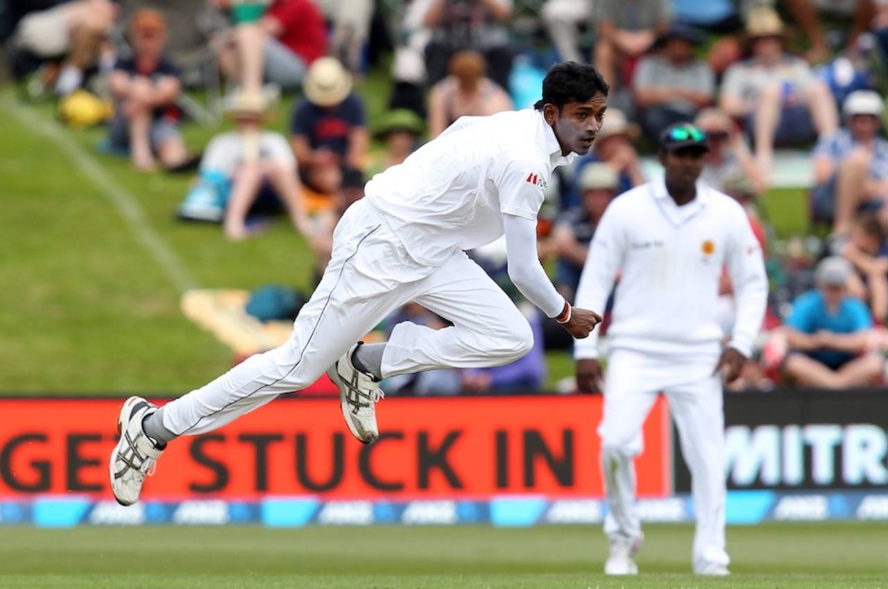 Dushmantha Chameera in action, New Zealand v Sri Lanka, 1st Test, Dunedin, 1st day, December 10, 2015