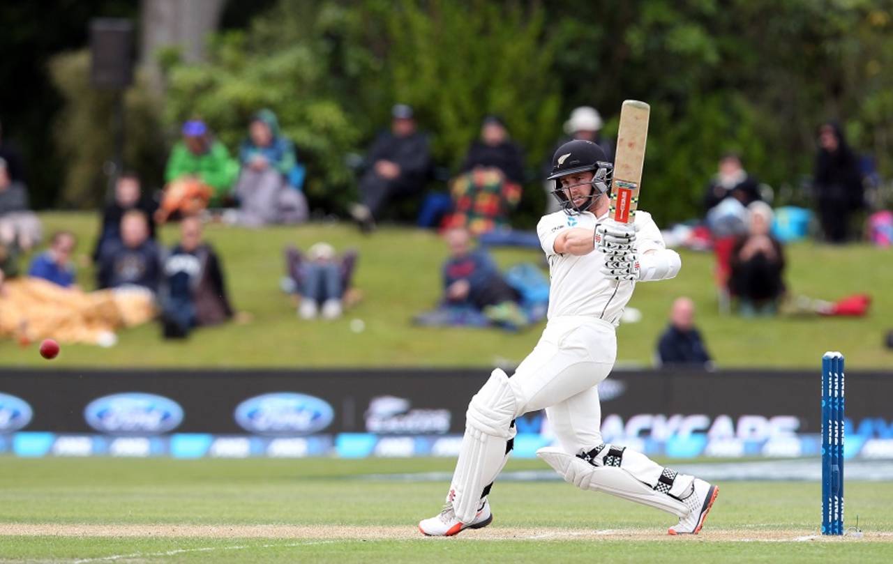 Kane Williamson nails a pull shot, New Zealand v Sri Lanka, 1st Test, Dunedin, 3rd day, December 12, 2015