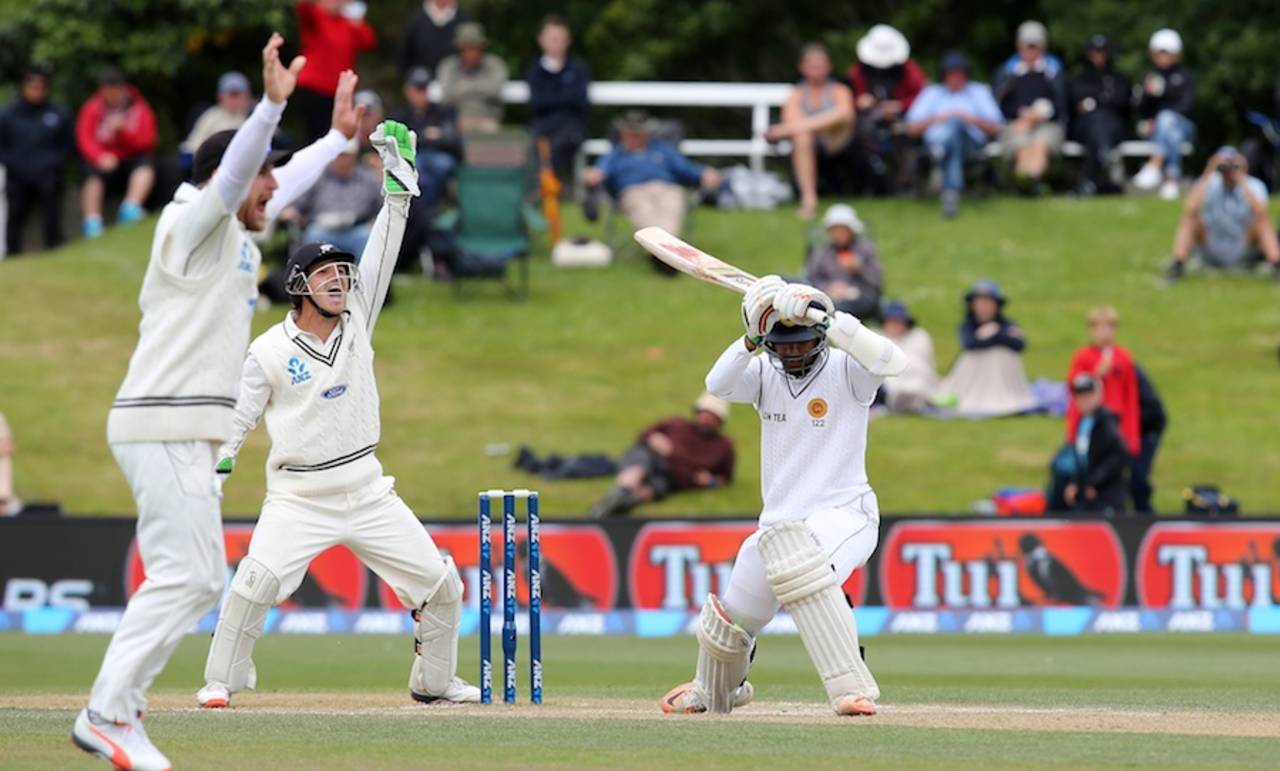 Dinesh Chandimal was lbw playing no shot, New Zealand v Sri Lanka, 1st Test, Dunedin, 5th day, December 14, 2015