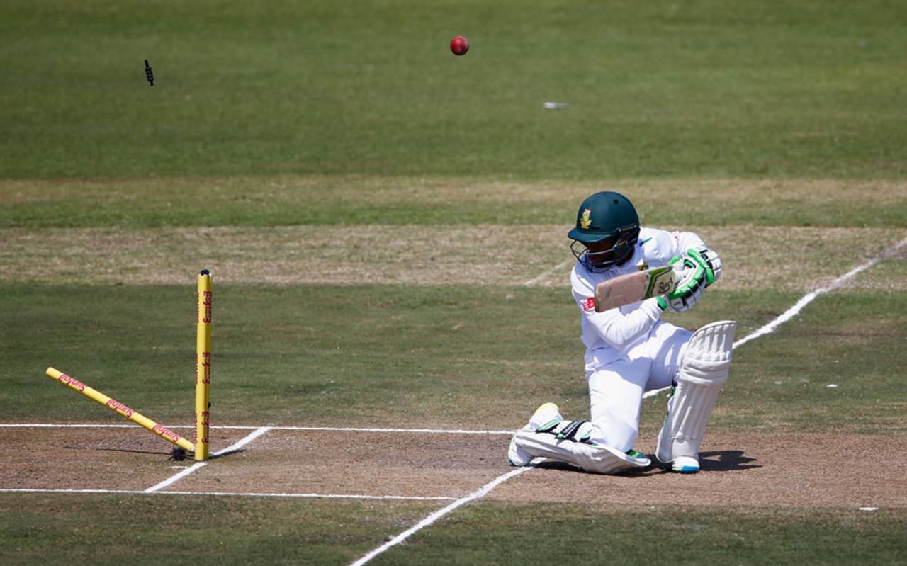 Temba Bavuma played on to his leg stump, South Africa v England, 1st Test, Durban, 3rd day, December 28, 2015