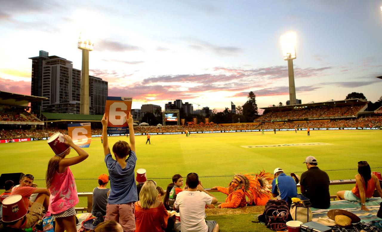 Kids enjoy the day out at the Big Bash, Perth Scorchers v Melbourne Stars, BBL 2015-16, Perth, January 16, 2016