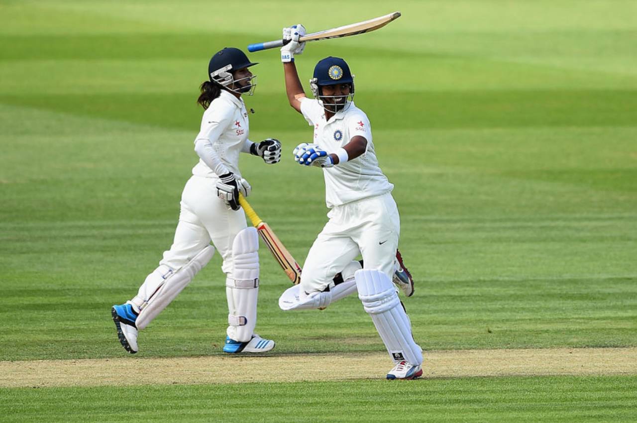 Mithali Raj and Shikha Pandey seal victory at Wormsley, England v India, only women's Test, Wormsley, 4th day, August 16, 2014