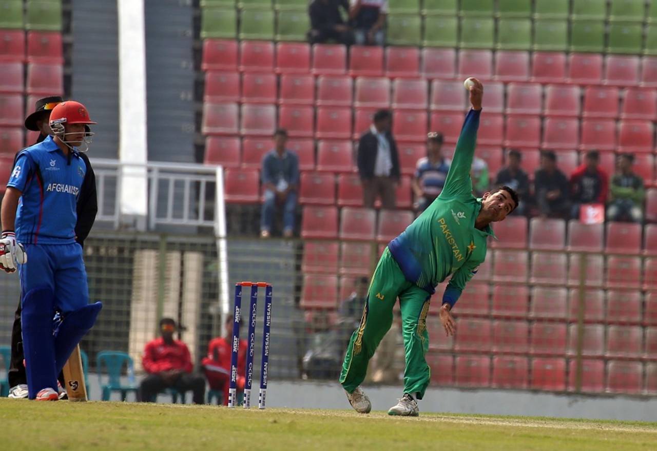 Shadab Khan picked up 4 for 9 in five overs, Pakistan v Afghanistan, Under-19 World Cup 2016, Sylhet, January 28, 2016